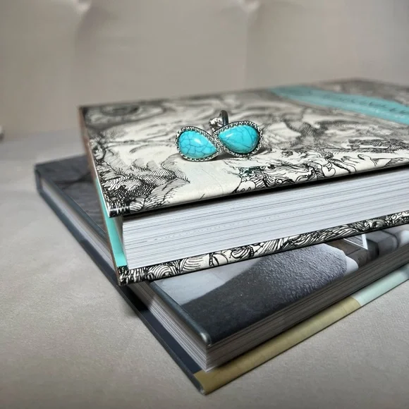 Ring - Picture 3 of 5